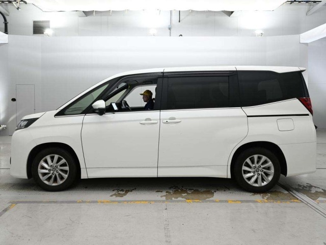 Toyota NOAH 2023 7507986-4
