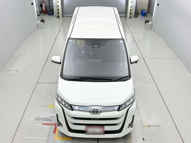 Toyota NOAH 2023 7507986-7