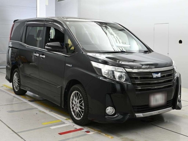 Toyota NOAH 2017 7507996-5