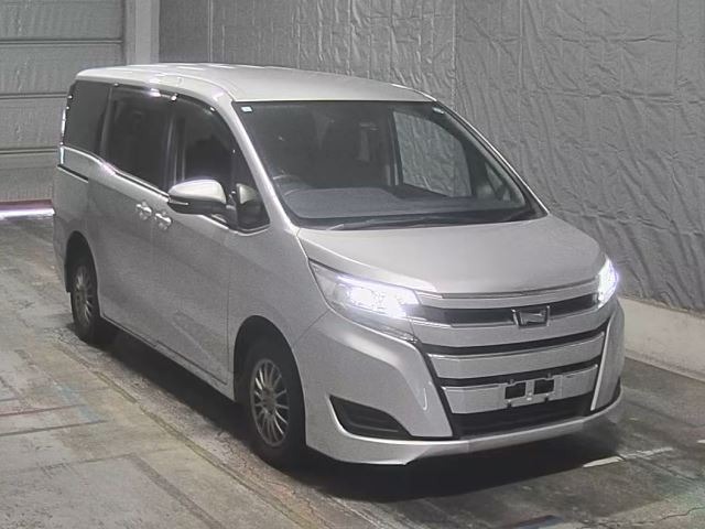Toyota NOAH 2021 7508035-7