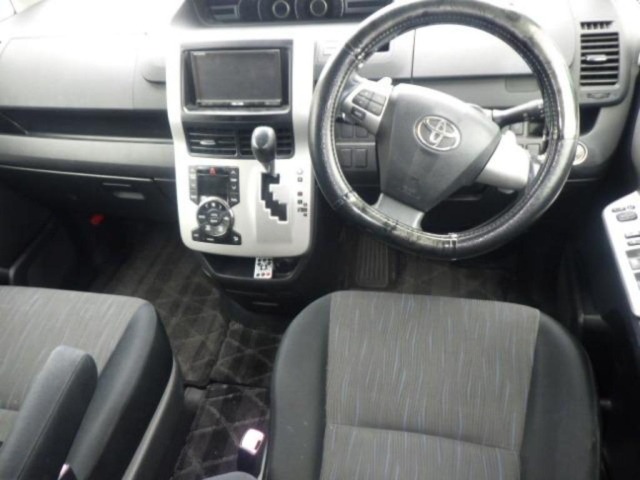 Toyota NOAH 2010 7508139-3