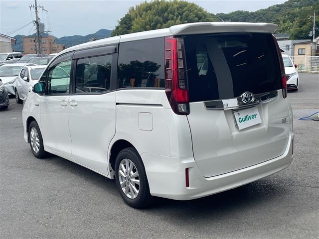 Toyota NOAH 2014 7511303-10