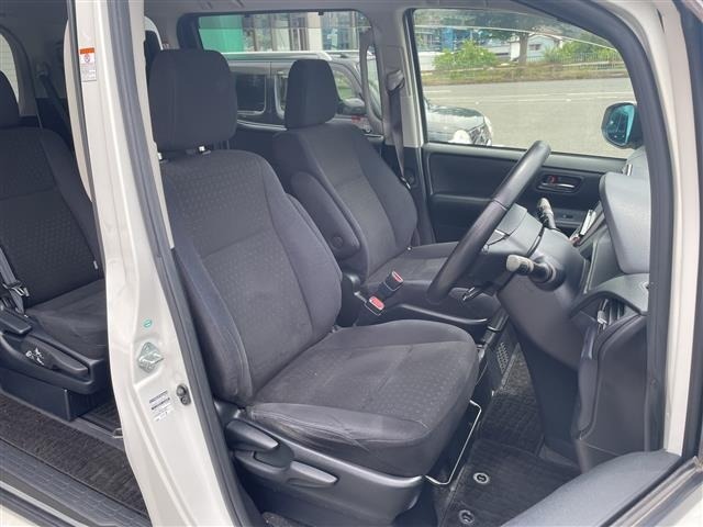 Toyota NOAH 2014 7511303-3