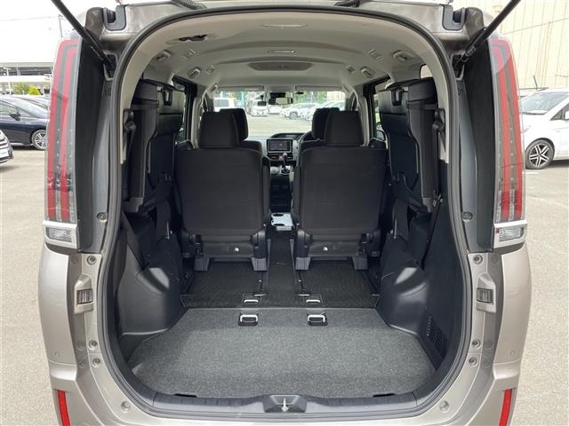 Toyota NOAH 2020 7511374-11