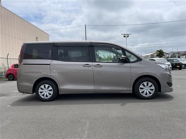 Toyota NOAH 2020 7511374-22