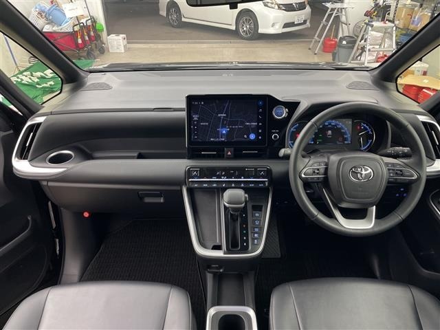 Toyota NOAH 2023 7511442-15