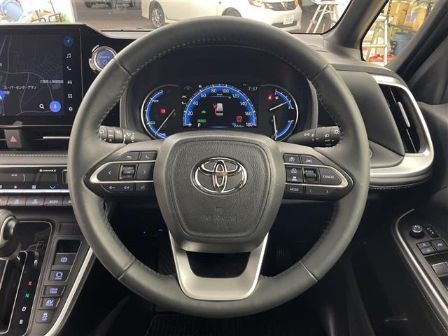 Toyota NOAH 2023 7511442-3