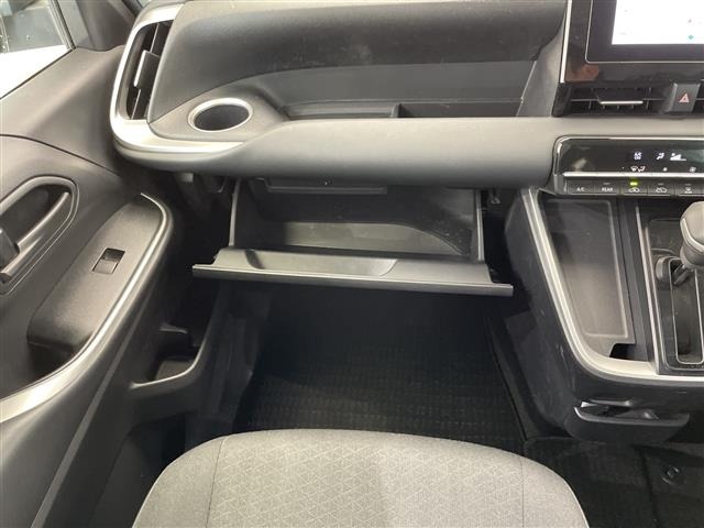 Toyota NOAH 2024 7511506-20