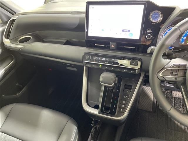 Toyota NOAH 2022 7511701-11