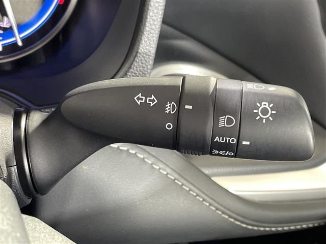 Toyota NOAH 2022 7511701-6