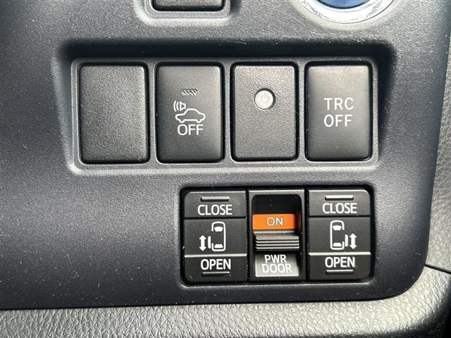 Toyota NOAH 2014 7512137-1