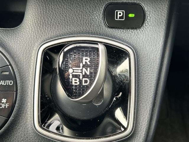 Toyota NOAH 2014 7512137-21
