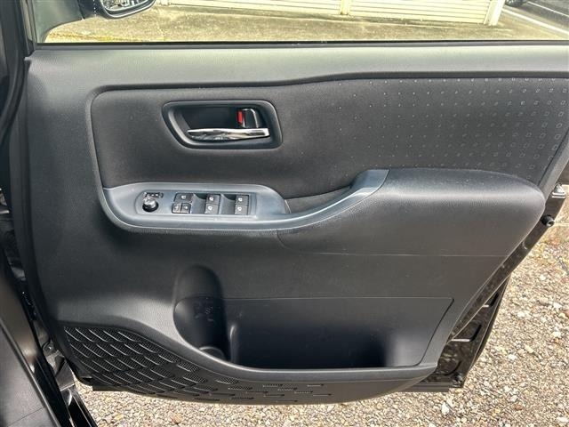Toyota NOAH 2014 7512137-4