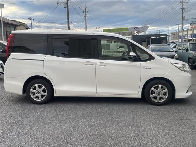 Toyota NOAH 2015 7512491-17