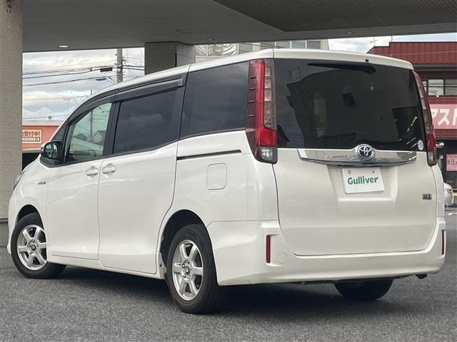 Toyota NOAH 2015 7512491-18
