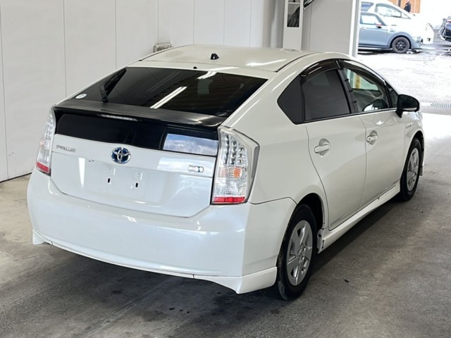 Toyota PRIUS 2011 7523687-1