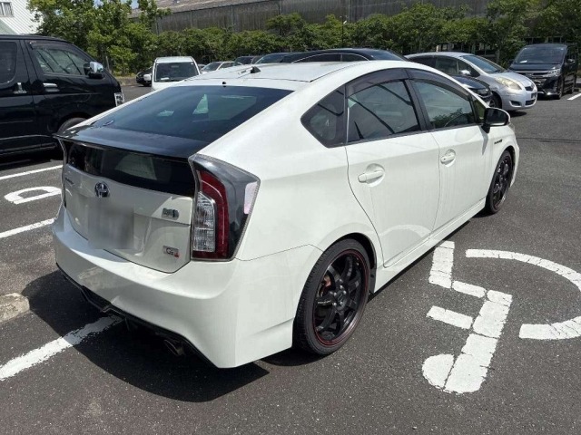 Toyota PRIUS 2014 7523704-1