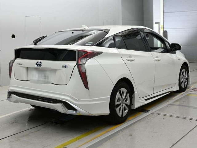 Toyota PRIUS 2016 7523782-1