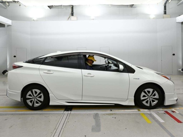 Toyota PRIUS 2016 7523782-3
