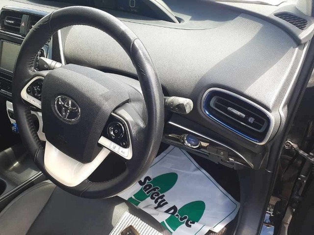 Toyota PRIUS 2016 7523790-9