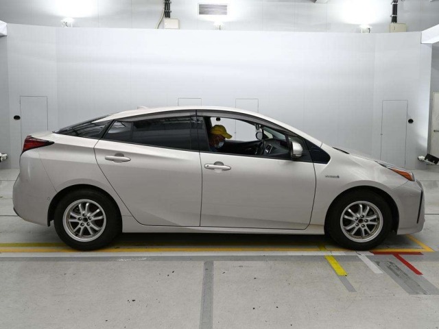Toyota PRIUS 2019 7523807-3