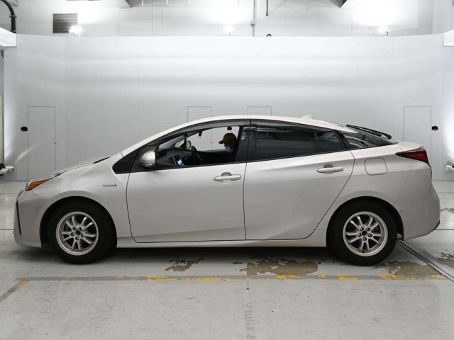 Toyota PRIUS 2019 7523807-4