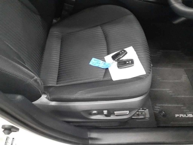 Toyota PRIUS 2019 7523809-10
