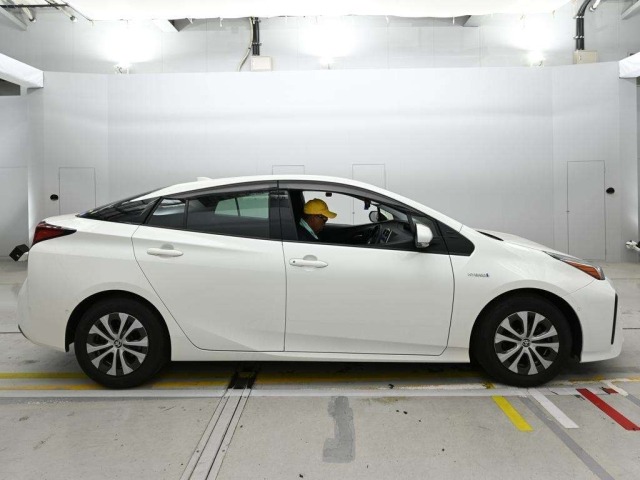Toyota PRIUS 2019 7523809-3