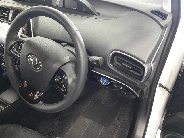 Toyota PRIUS 2019 7523809-9