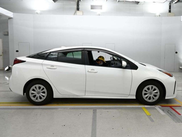 Toyota PRIUS 2023 7523811-3