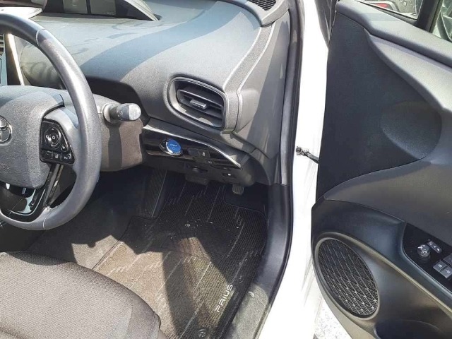 Toyota PRIUS 2023 7523811-9