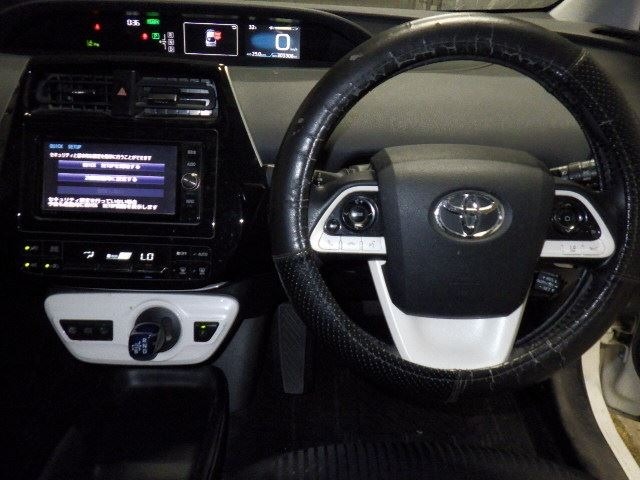 Toyota PRIUS 2017 7523820-4