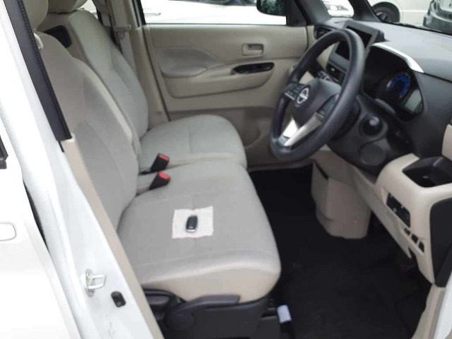 Nissan ROOX 2025 7514251-8