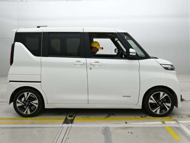 Nissan ROOX 2022 7514454-3