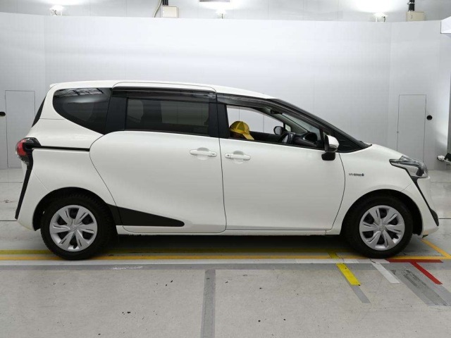 Toyota SIENTA 2020 7521846-3