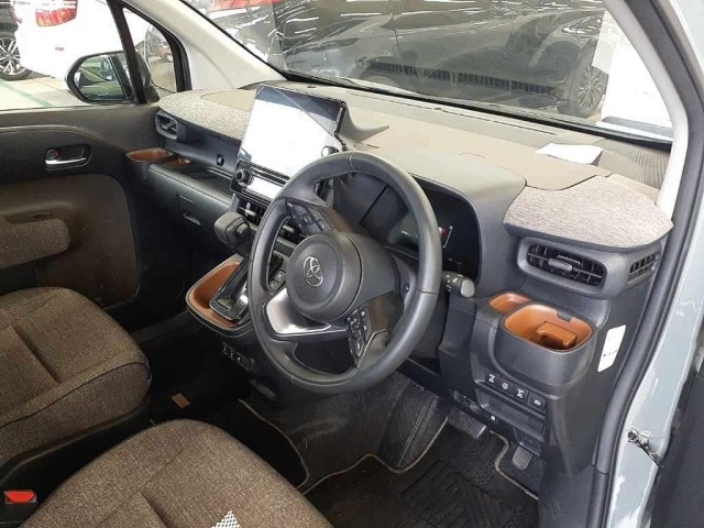 Toyota SIENTA 2023 7521850-9