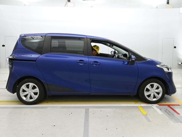 Toyota SIENTA 2022 7521851-3