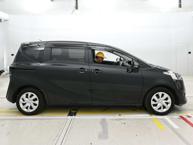 Toyota SIENTA 2017 7521855-3