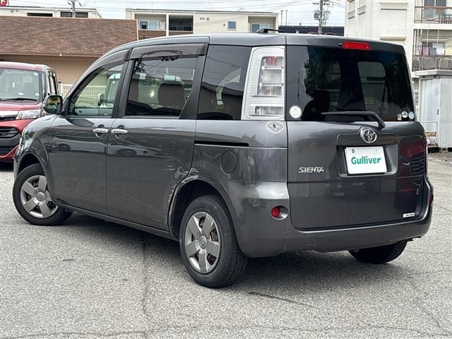 Toyota SIENTA 2011 7523012-13