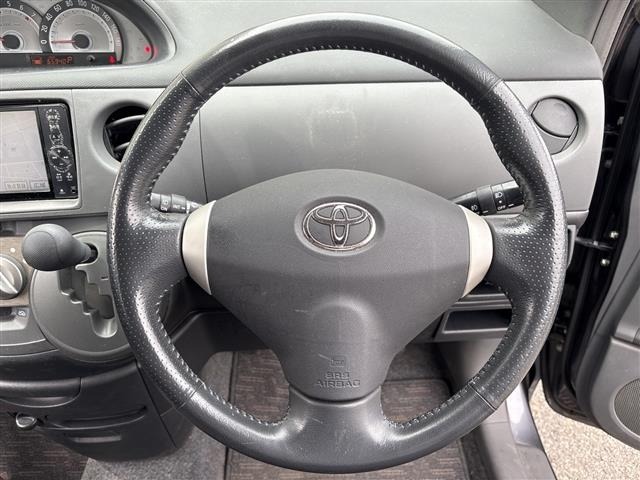 Toyota SIENTA 2011 7523012-17