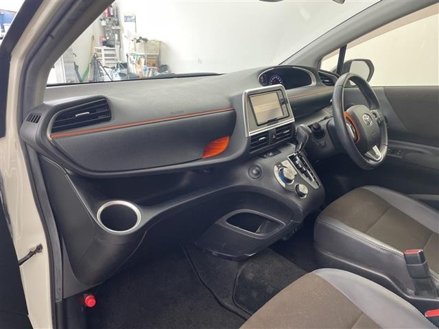 Toyota SIENTA 2018 7523410-9