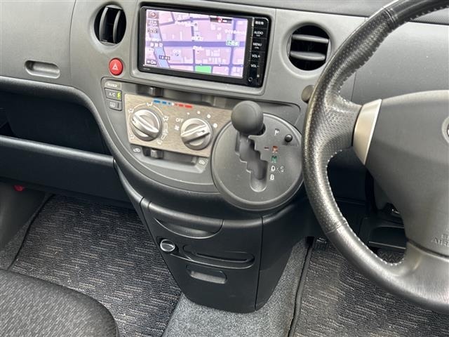 Toyota SIENTA 2011 7523547-11