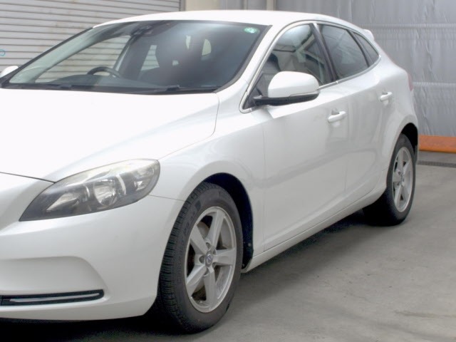 Volvo V40 2015 7494448-4