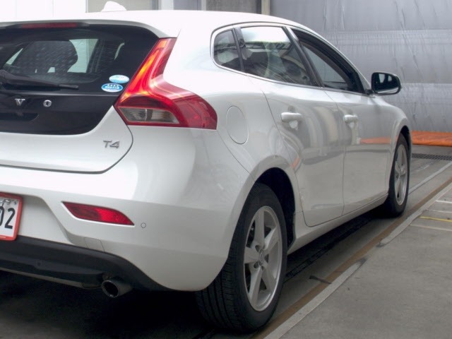 Volvo V40 2015 7494448-5