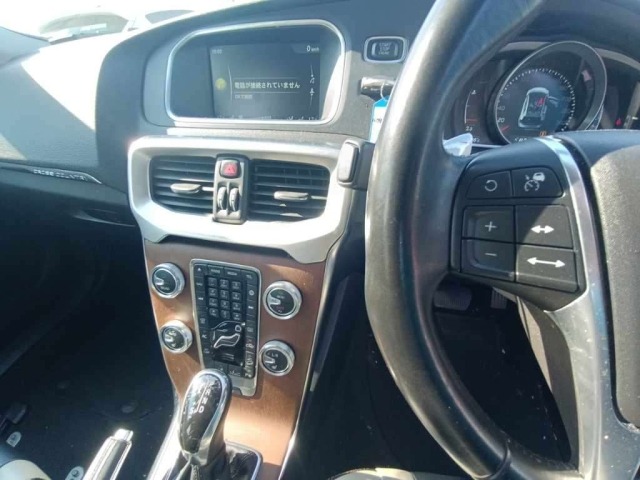 Volvo V40 2015 7494458-11