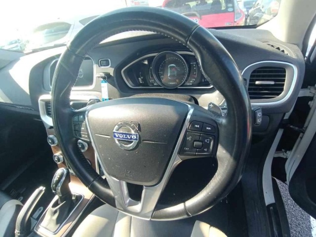 Volvo V40 2015 7494458-9