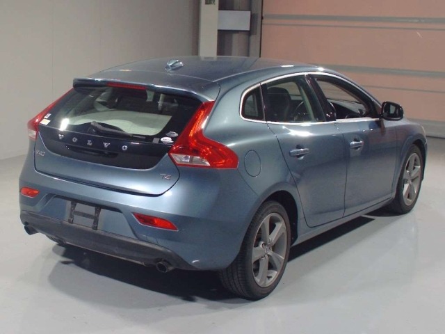 Volvo V40 2013 7494459-1
