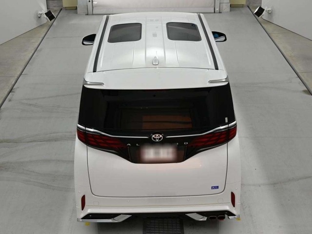 Toyota ALPHARD 2023 7525884-8