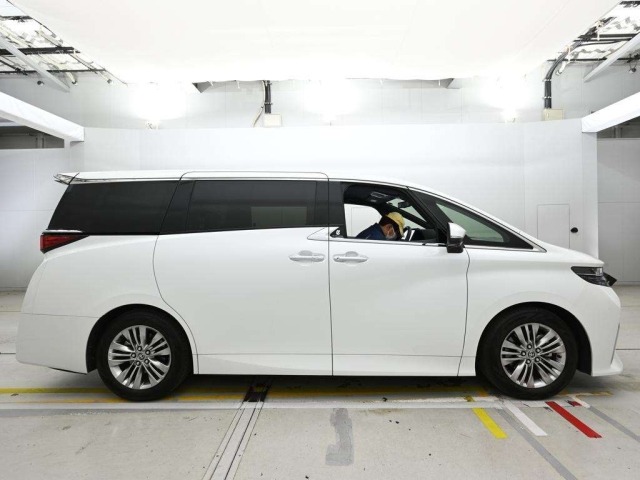 Toyota ALPHARD 2025 7526100-3