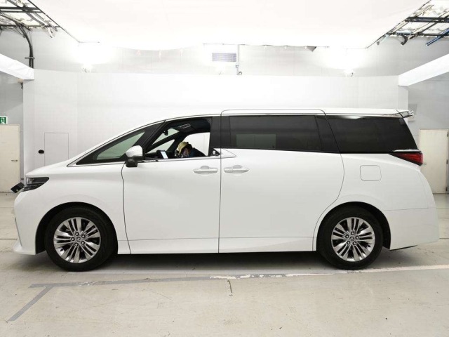 Toyota ALPHARD 2025 7526100-4